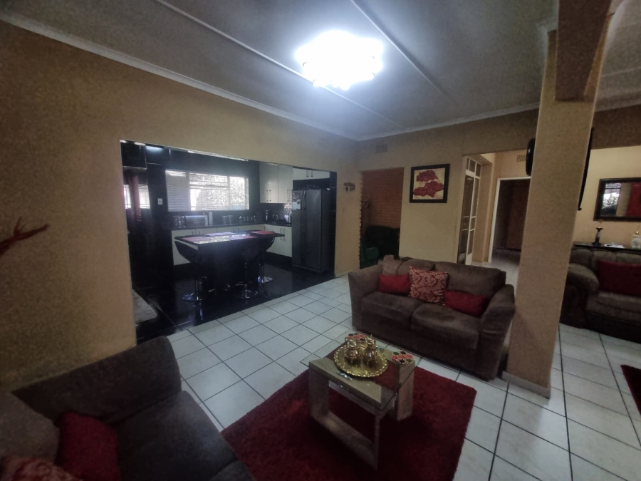 4 Bedroom Property for Sale in Carenvale Gauteng
