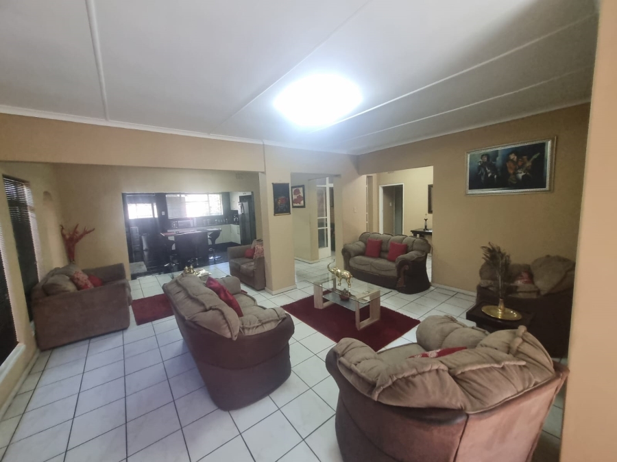 4 Bedroom Property for Sale in Carenvale Gauteng