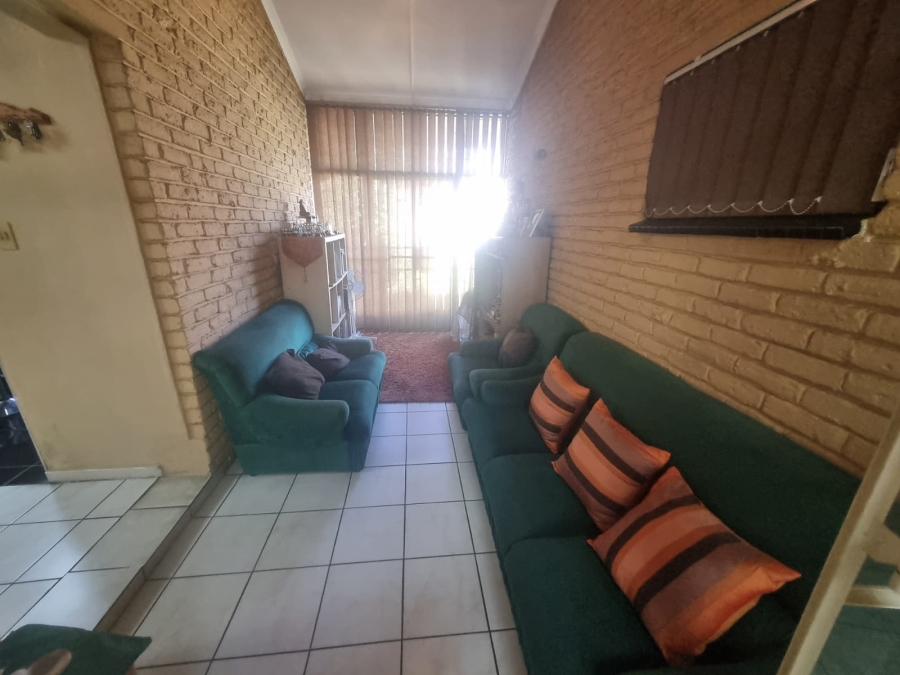 4 Bedroom Property for Sale in Carenvale Gauteng