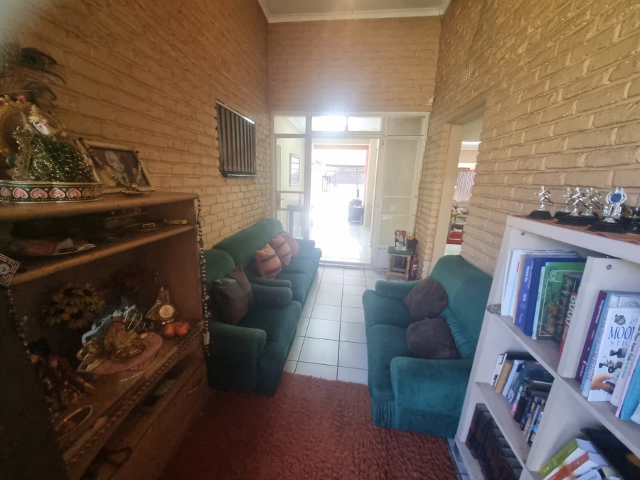 4 Bedroom Property for Sale in Carenvale Gauteng