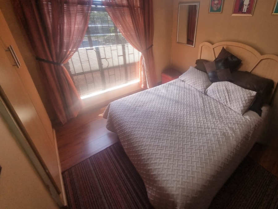 4 Bedroom Property for Sale in Carenvale Gauteng