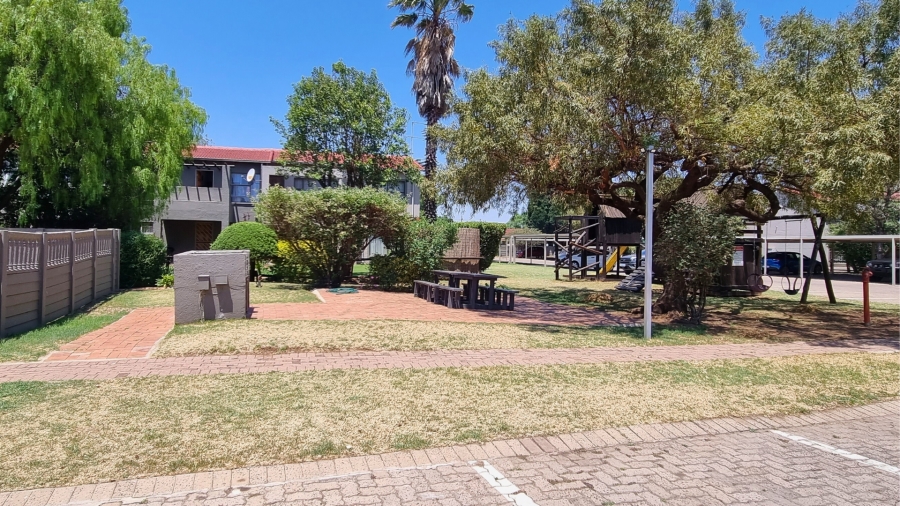 2 Bedroom Property for Sale in Beyers Park Gauteng