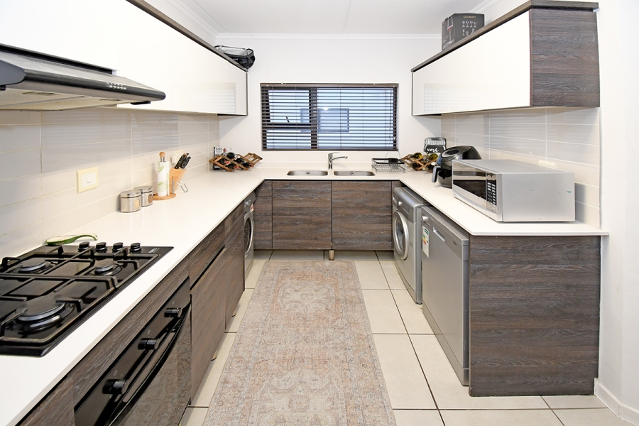 3 Bedroom Property for Sale in Greenstone Hill Gauteng