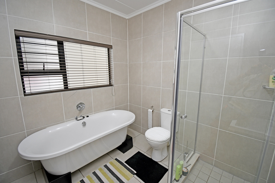 3 Bedroom Property for Sale in Greenstone Hill Gauteng