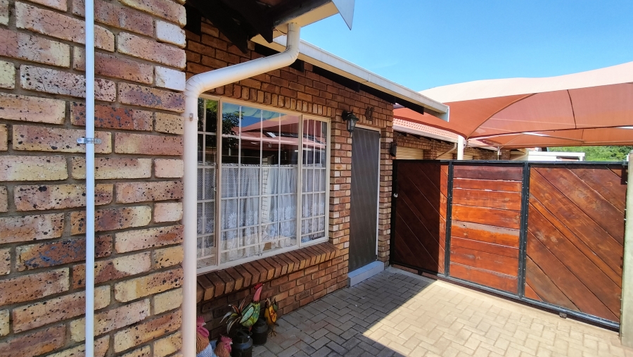 3 Bedroom Property for Sale in Dorandia Gauteng
