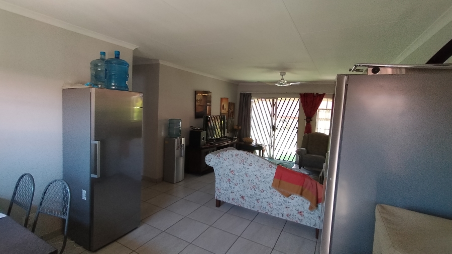 3 Bedroom Property for Sale in Dorandia Gauteng