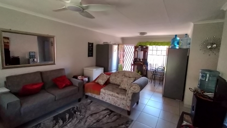 3 Bedroom Property for Sale in Dorandia Gauteng