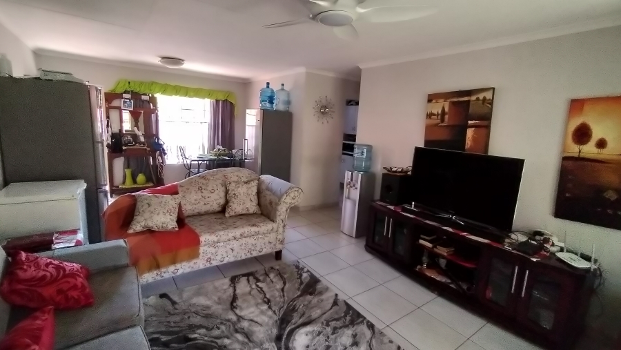 3 Bedroom Property for Sale in Dorandia Gauteng
