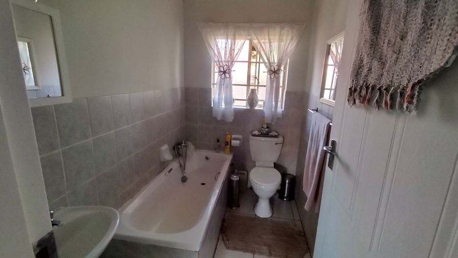 3 Bedroom Property for Sale in Dorandia Gauteng