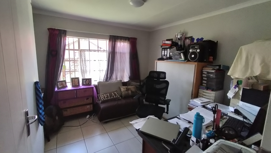 3 Bedroom Property for Sale in Dorandia Gauteng