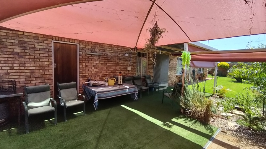 3 Bedroom Property for Sale in Dorandia Gauteng