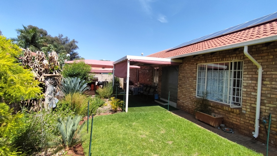 3 Bedroom Property for Sale in Dorandia Gauteng