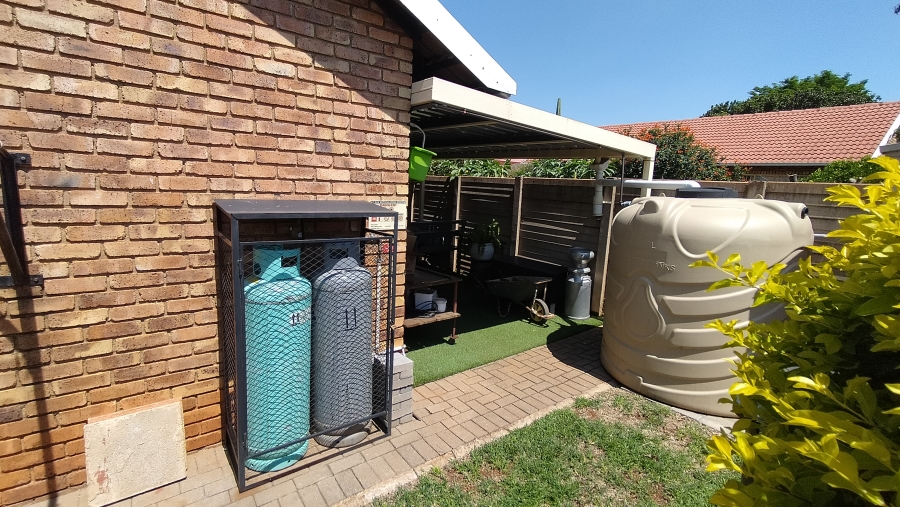 3 Bedroom Property for Sale in Dorandia Gauteng