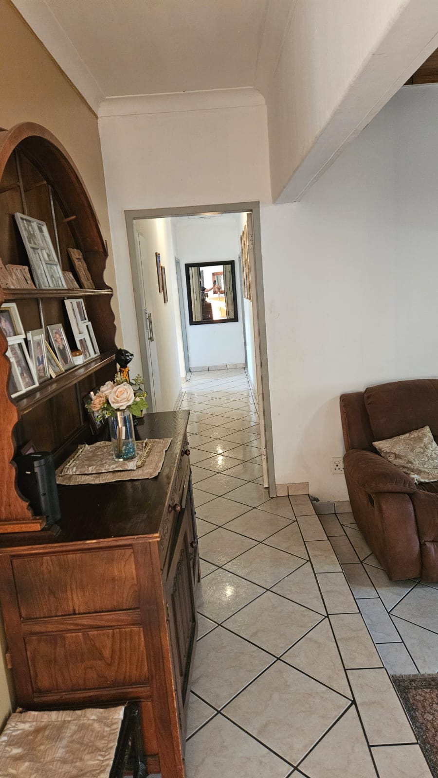 5 Bedroom Property for Sale in Mountain View Gauteng