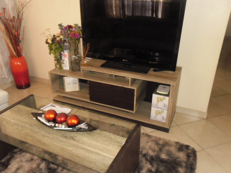 2 Bedroom Property for Sale in Witpoortjie Gauteng