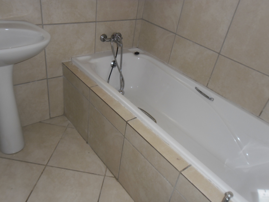 2 Bedroom Property for Sale in Witpoortjie Gauteng
