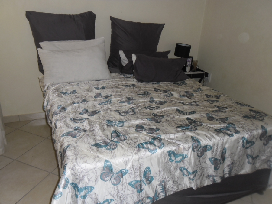 2 Bedroom Property for Sale in Witpoortjie Gauteng