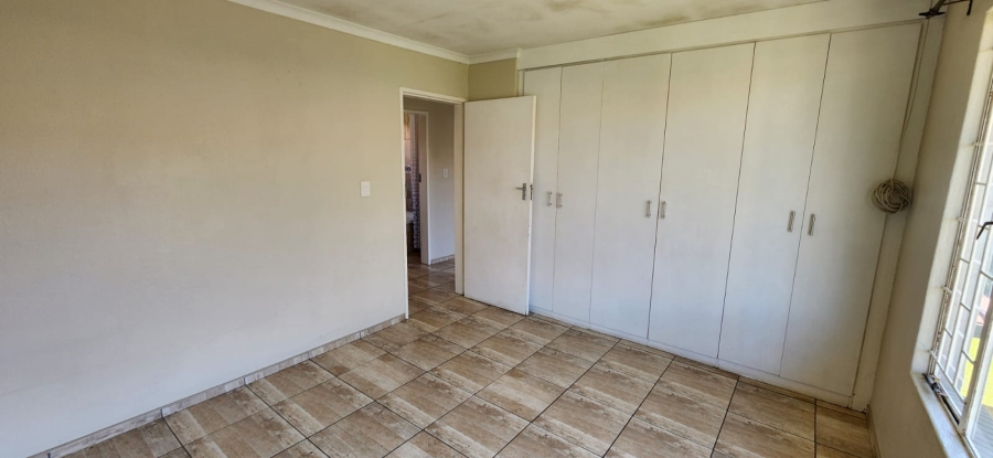 2 Bedroom Property for Sale in Glen Marais Gauteng