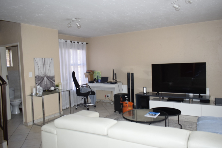 2 Bedroom Property for Sale in Groeneweide Gauteng