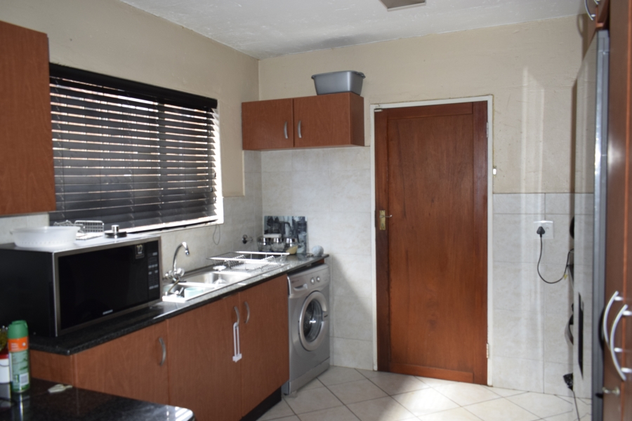 2 Bedroom Property for Sale in Groeneweide Gauteng