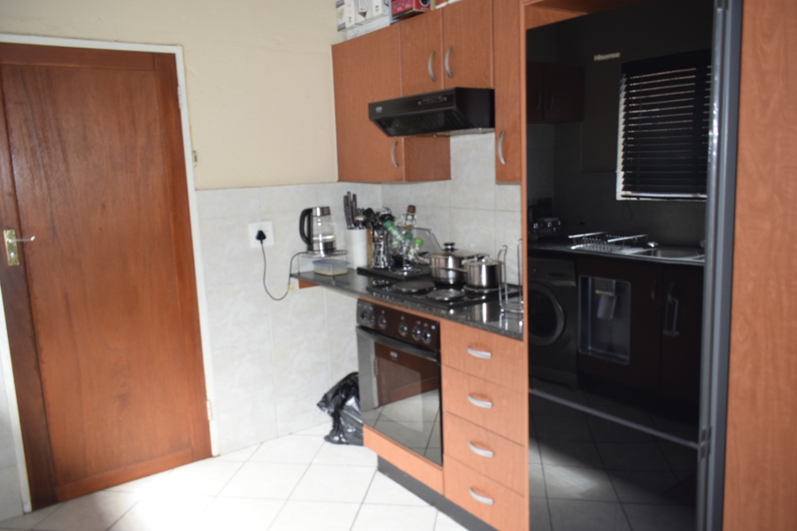 2 Bedroom Property for Sale in Groeneweide Gauteng