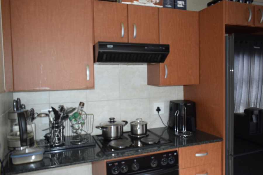 2 Bedroom Property for Sale in Groeneweide Gauteng