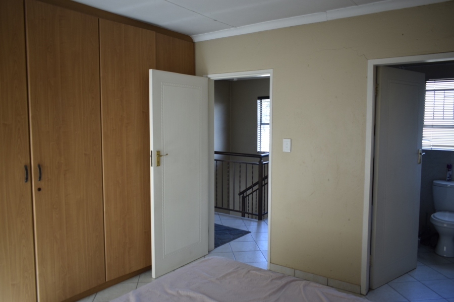2 Bedroom Property for Sale in Groeneweide Gauteng