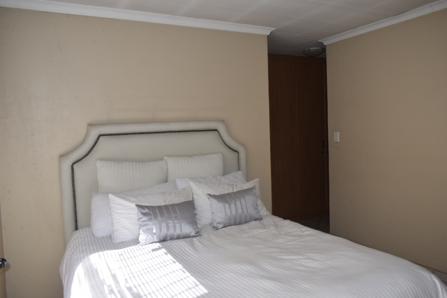 2 Bedroom Property for Sale in Groeneweide Gauteng