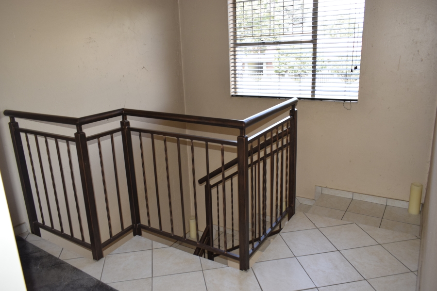 2 Bedroom Property for Sale in Groeneweide Gauteng
