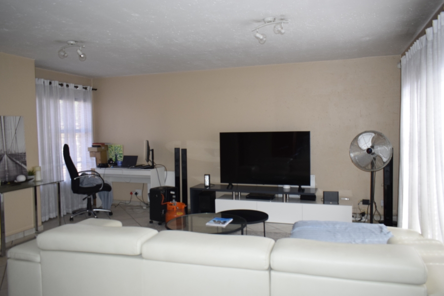2 Bedroom Property for Sale in Groeneweide Gauteng