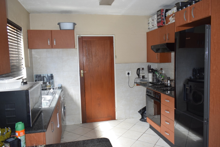 2 Bedroom Property for Sale in Groeneweide Gauteng