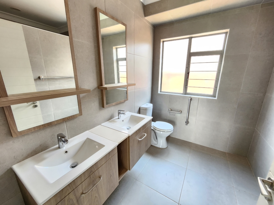 3 Bedroom Property for Sale in Waterkloof Marina Retirement Estate Gauteng