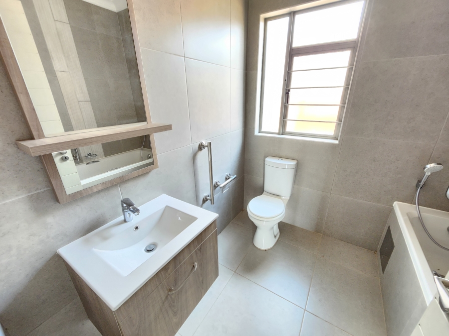 3 Bedroom Property for Sale in Waterkloof Marina Retirement Estate Gauteng
