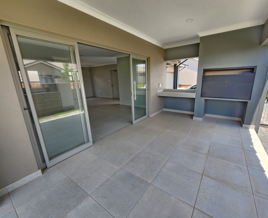 3 Bedroom Property for Sale in Waterkloof Marina Retirement Estate Gauteng