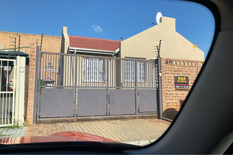 To Let 3 Bedroom Property for Rent in Mulbarton Gauteng