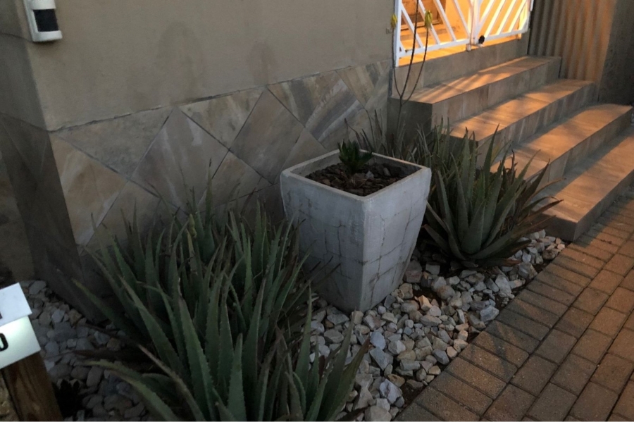 To Let 3 Bedroom Property for Rent in Mulbarton Gauteng