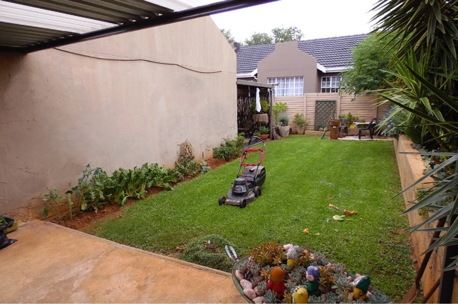 To Let 3 Bedroom Property for Rent in Mulbarton Gauteng