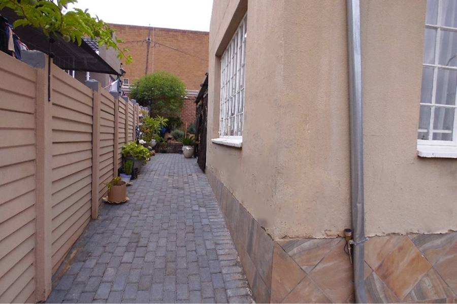 To Let 3 Bedroom Property for Rent in Mulbarton Gauteng