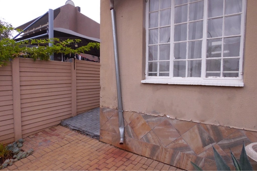 To Let 3 Bedroom Property for Rent in Mulbarton Gauteng