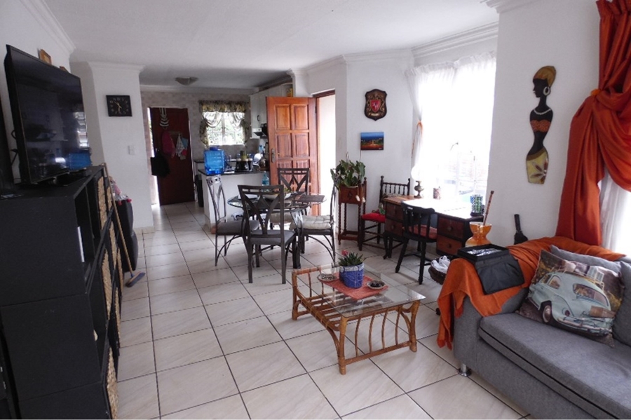 To Let 3 Bedroom Property for Rent in Mulbarton Gauteng