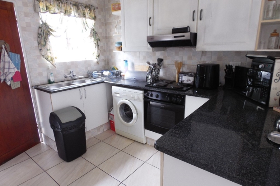 To Let 3 Bedroom Property for Rent in Mulbarton Gauteng