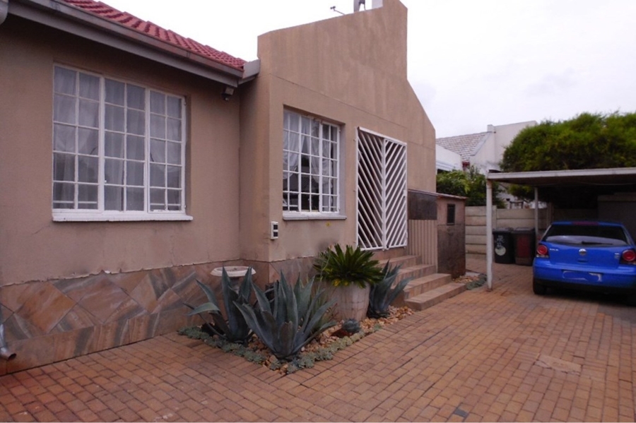 To Let 3 Bedroom Property for Rent in Mulbarton Gauteng