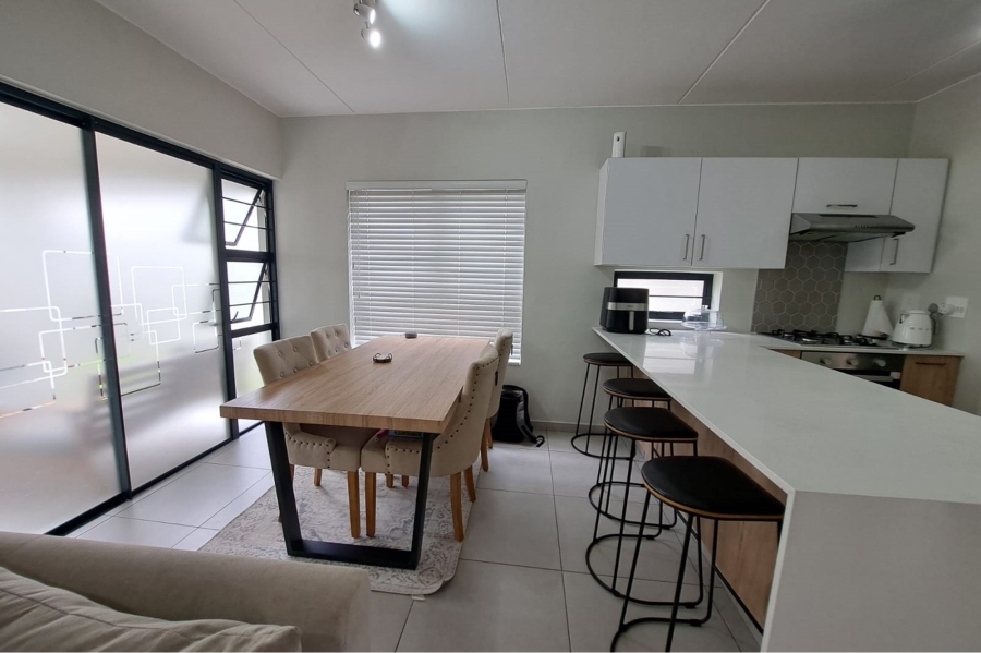 To Let 4 Bedroom Property for Rent in Broadacres Gauteng
