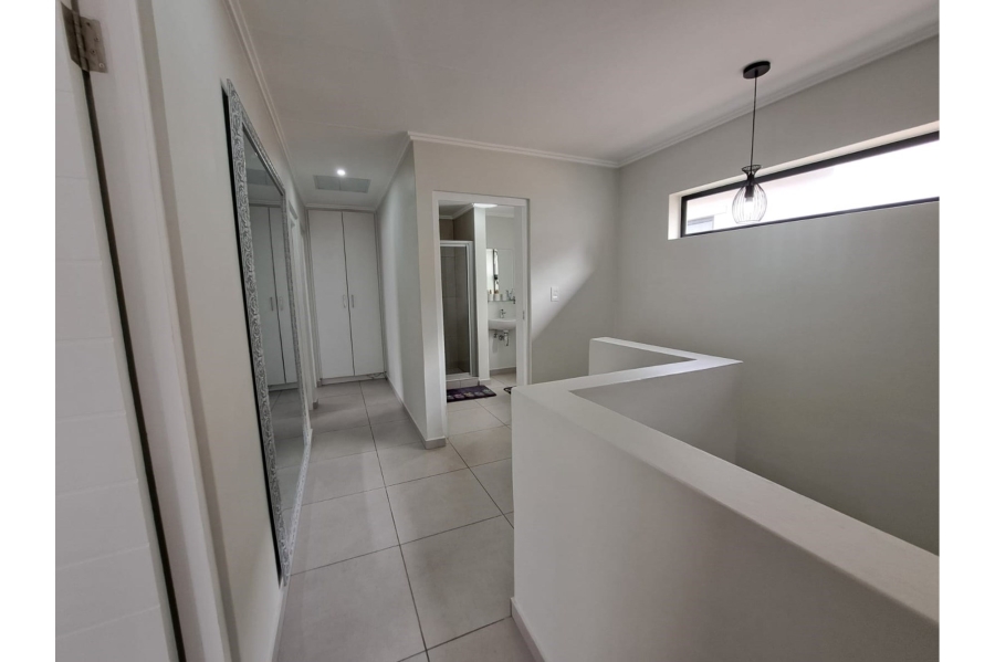 To Let 4 Bedroom Property for Rent in Broadacres Gauteng
