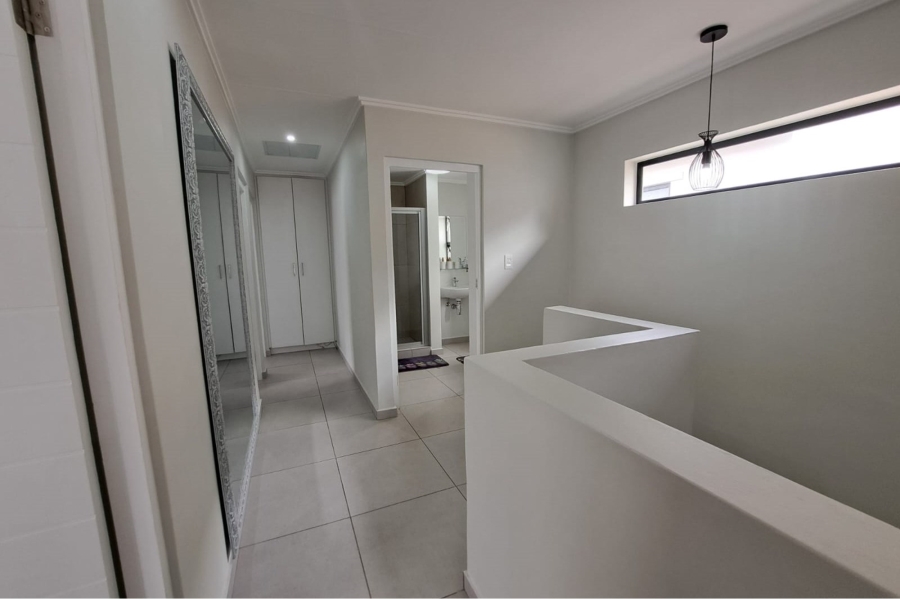 To Let 4 Bedroom Property for Rent in Broadacres Gauteng