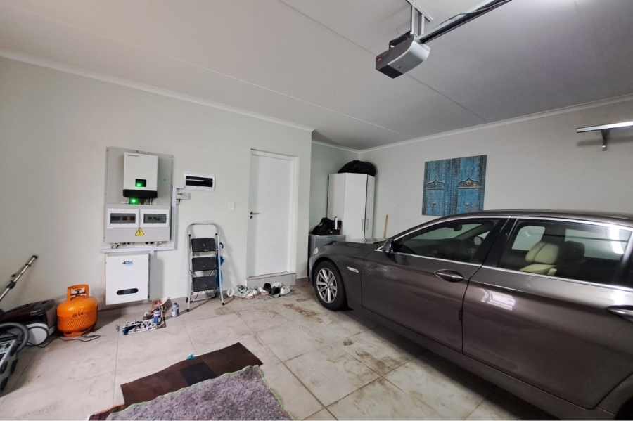 To Let 4 Bedroom Property for Rent in Broadacres Gauteng