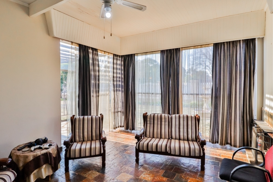 6 Bedroom Property for Sale in Wierda Park Gauteng