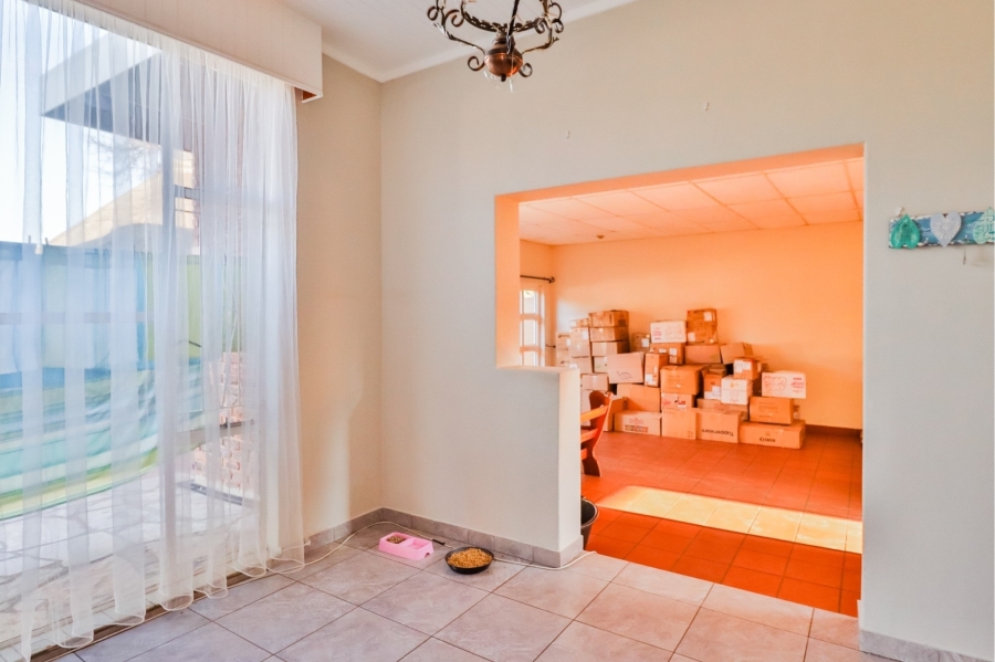 6 Bedroom Property for Sale in Wierda Park Gauteng