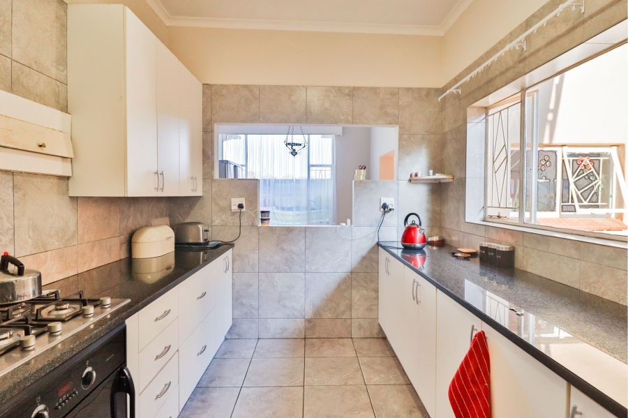 6 Bedroom Property for Sale in Wierda Park Gauteng