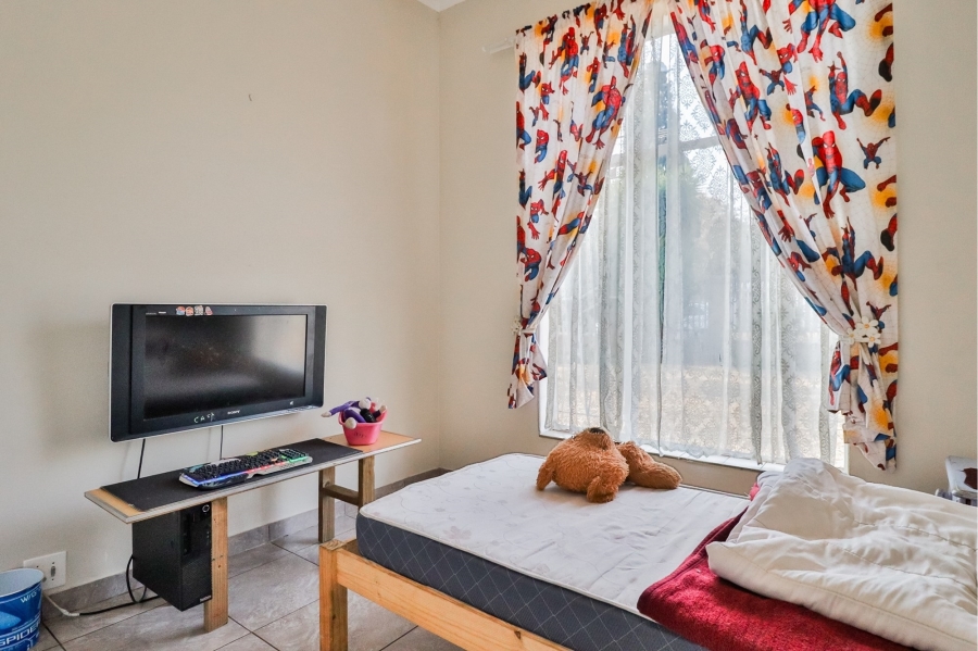 6 Bedroom Property for Sale in Wierda Park Gauteng